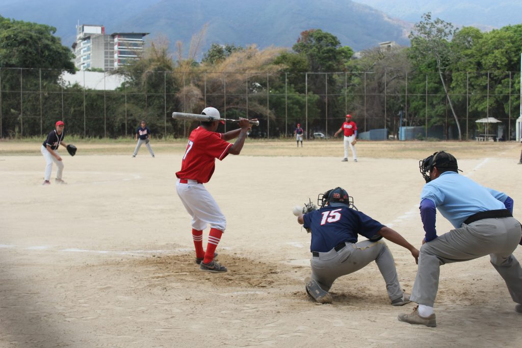 Espromed subcampeón en cerrada final de Torneo de Softball